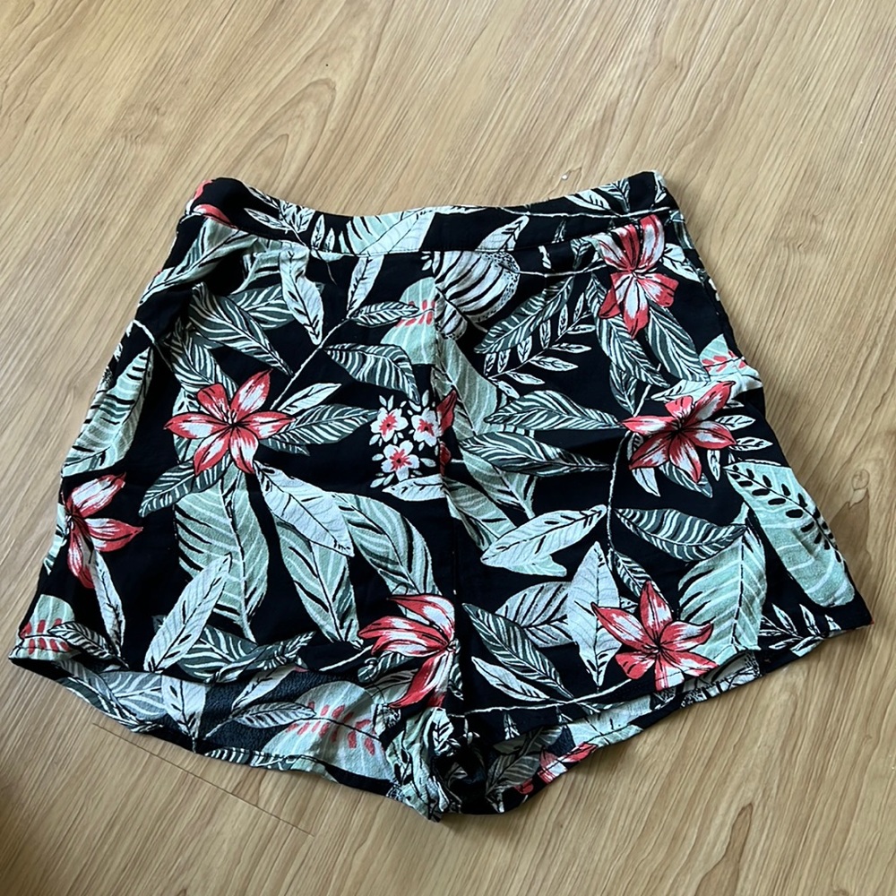 Minkpink aloha cove shorts
